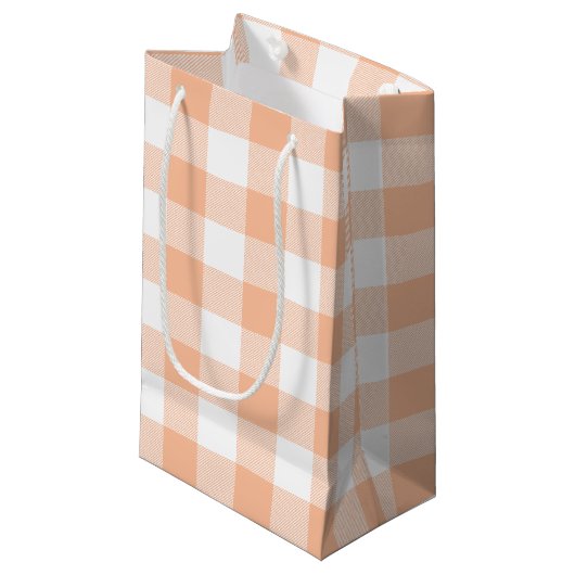 Peach and White Country Gingham Kleine Geschenktüte (Vorderseite Schrägansicht)
