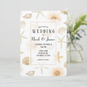 Peach Beach Seashells & Blume Moderne Hochzeit Einladung (Stehend Vorderseite)
