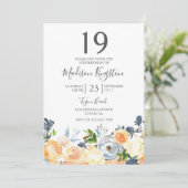 Peach Blume Hübsch 19. Geburtstagsparty Einladung (Stehend Vorderseite)