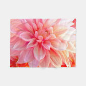Peach Blush Dahlia Blossom Fleecedecke (Vorderseite (Horizontal))
