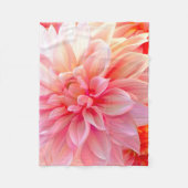 Peach Blush Dahlia Blossom Fleecedecke (Vorderseite)