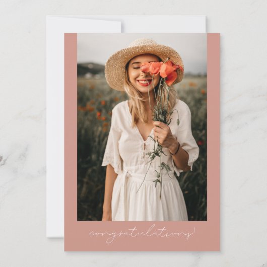 Peach Blush Spring Floral Dusty Blue Abschluss Einladung (Rückseite)