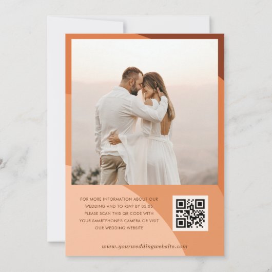 Peach Boho Waves Modernes Script QR Code Hochzeit Einladung (Rückseite)