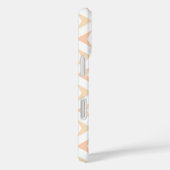 Peach Chevron Geometric Pattern iPhone 16 Case (Rückseite / Rechts)