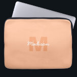 Peach color of 2024 with custom Monogram name Laptopschutzhülle<br><div class="desc">Trendy pfirsichfarben von 2024 mit Monogramm-Namen. Erstellen Sie ein einzigartiges und personalisiertes Geschenk mit einer benutzerdefinierten Touch! Wählen Sie ein Schriftart- und Farbschema aus,  das Ihren Stil Anzug,  ordnen Sie alles visuell ansprechend mit dem Editierwerkzeug.</div>