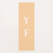 Peach color yoga mat with custom name initials yogamatte (Vorderseite)