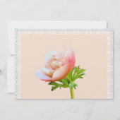 Peach Coral and Lace Peony Floral Wedding Einladung (Rückseite)