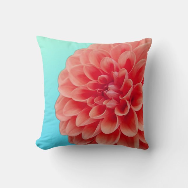 Peach Dahlia & Aqua Blue Throw Kissen (Vorderseite)
