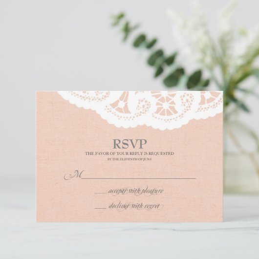 Peach Doily Wedding RSVP (Stehend Vorderseite)