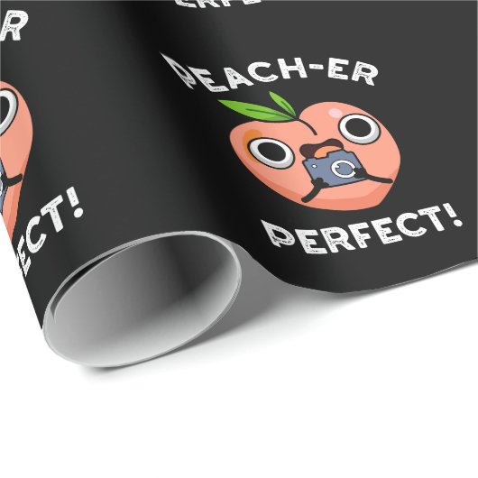 Peach-er Perfect Funny Peach Pun Dark BG Geschenkpapier (Rolleneckpunkt)