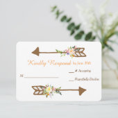 Peach Floral Bouquet Wedding RSVP Karte (Stehend Vorderseite)