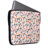 Peach Floral Bud Laptop Sleeve (Vorne Rechts)