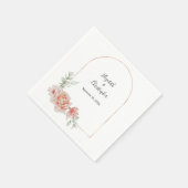 Peach floral Trendy Arch Greenery Moderne Hochzeit Serviette (Ecke)