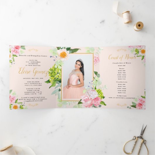 Peach floral Trifold Quinceanera Einladung (Innenseite)