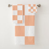 Peach Fuzz Checkered Gingham Pattern Badhandtuch Set (Insitu)