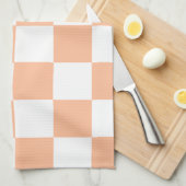 Peach Fuzz Checkered Gingham Pattern Geschirrtuch (Viertel Falte)