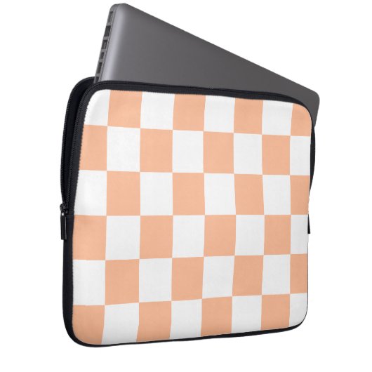 Peach Fuzz Checkered Gingham Pattern Laptopschutzhülle (Vorne Rechts)