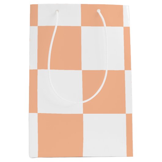 Peach Fuzz Checkered Gingham Pattern Mittlere Geschenktüte (Vorderseite)