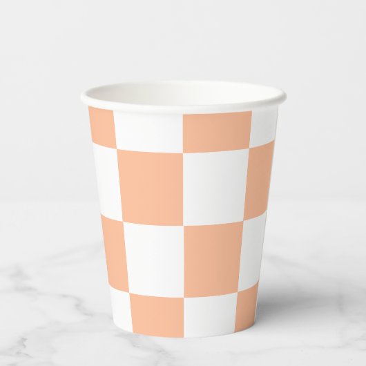 Peach Fuzz Checkered Gingham Pattern Pappbecher (Rückseite)