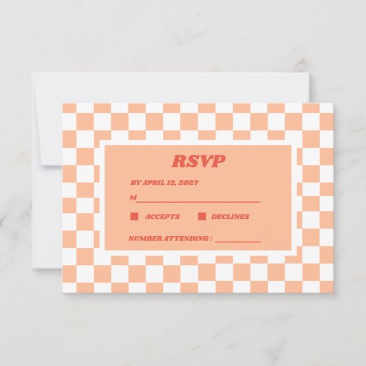 Peach Fuzz Checkered Gingham Pattern RSVP Karte (Vorderseite)