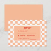 Peach Fuzz Checkered Gingham Pattern RSVP Karte (Vorne/Hinten)
