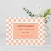 Peach Fuzz Checkered Gingham Pattern Save The Date (Stehend Vorderseite)
