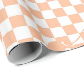 Peach Fuzz Checkered Retro Cherry Kariertes Muster Geschenkpapier (Rolleneckpunkt)