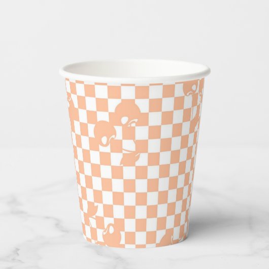 Peach Fuzz Cherry Gingham Pattern Pappbecher (Rückseite)