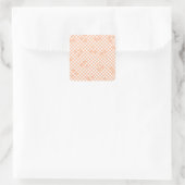 Peach Fuzz Cherry Gingham Pattern Quadratischer Aufkleber (Tasche)