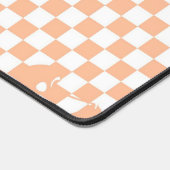Peach Fuzz Cherry Gingham Pattern Schreibtischunterlage (Ecke)