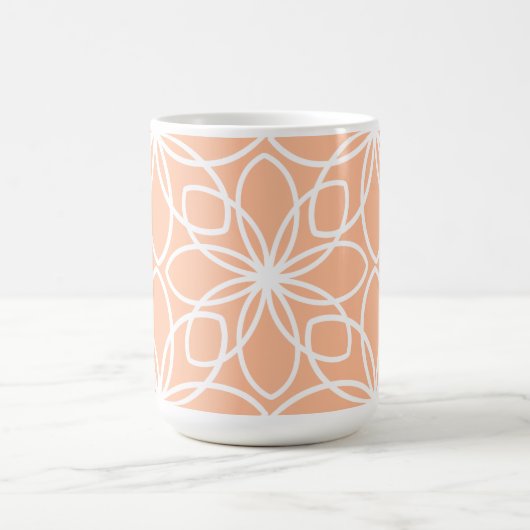 Peach fuzz elegantes stilvolles Blumendesign Kaffeetasse (Mittel)