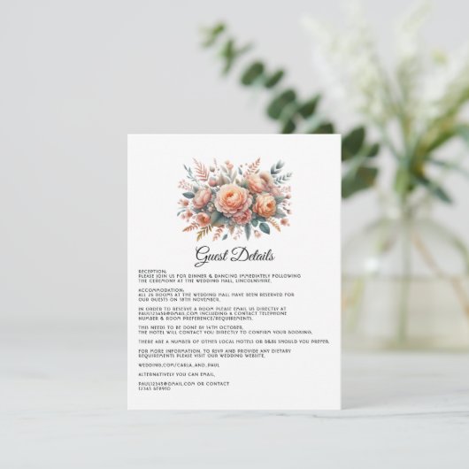 Peach Fuzz Floral Wedding Guest Details Begleitkarte (Stehend Vorderseite)