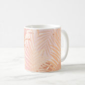 Peach Fuzz Minimalistisch Moderne tropische Blätte Kaffeetasse (VorderseiteRechts)