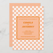Peach Fuzz Orange Checkered Gingham Pattern Einladung (Vorne/Hinten)