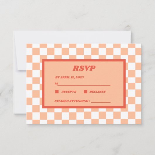 Peach Fuzz Red Checkered Gingham Pattern RSVP Karte (Vorderseite)