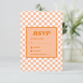 Peach Fuzz Red Checkered Gingham Pattern RSVP Karte (Stehend Vorderseite)
