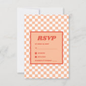 Peach Fuzz Red Checkered Gingham Pattern RSVP Karte (Vorderseite)