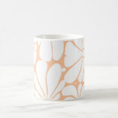Peach Fuzz Retro 70er White Blume Grafikdesign Kaffeetasse (Mittel)