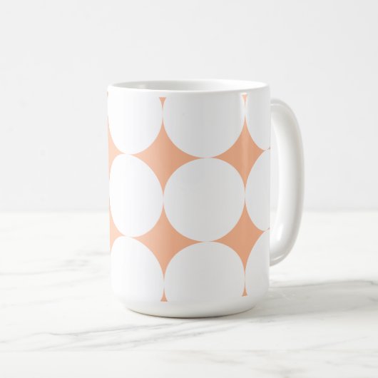Peach fuzz retro polka Punkte Kaffeetasse (VorderseiteRechts)