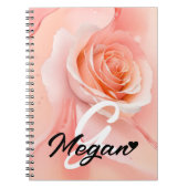 Peach Fuzz Rose Background Monogram Name Heart Notizblock (Vorderseite)