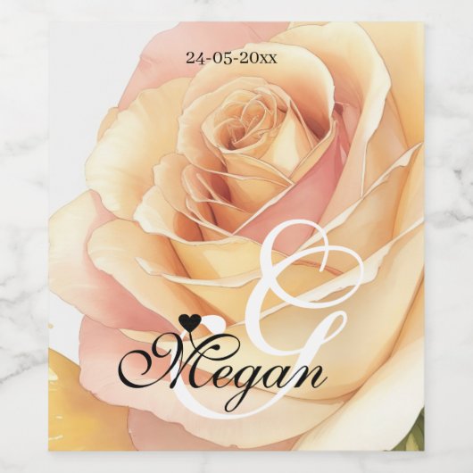 Peach Fuzz Rose Background Monogram Name Heart Weinetikett (Einzelnes Label)