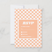 Peach Fuzz White Checkered Gingham Pattern RSVP Karte (Vorderseite)