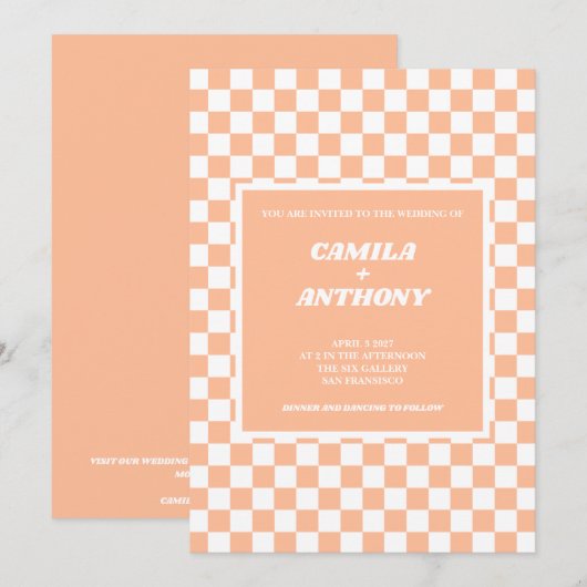 Peach Fuzz White Checkered Gingham Pattern Wedding Einladung (Vorne/Hinten)