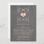 Peach Geeky Glasses Chalkboard Wedding Einladung (Vorne/Hinten)