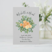 Peach Gray Wedding Spring Floral Einladung (Stehend Vorderseite)