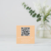 Peach Kalligrafy QR Code UAWG Foto Hochzeit im Her Begleitkarte (Stehend Vorderseite)