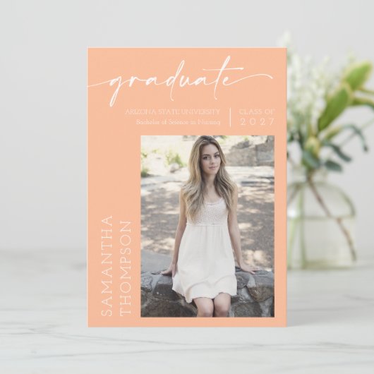 Peach Minimal Script Zwei Foto Graduation Party Einladung (Stehend Vorderseite)