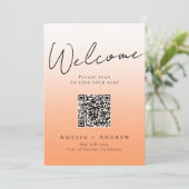 Peach Orange Fuzz Wedding QR Code Seating Chart (Stehend Vorderseite)