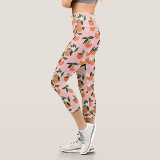 Peach Orange Juice Muster Capri Leggings (Links)