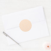 Peach Orange und White Gingham Runder Aufkleber (Umschlag)